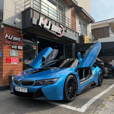 BMW i8 · 2016 год