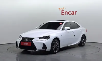 Lexus IS · 2019 год