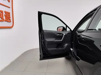 Toyota RAV4 2021, 54300 км, за 91900 CNY - фото 8