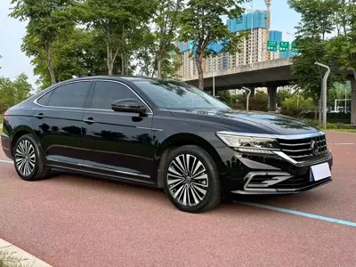 Volkswagen Passat 2021, 100000 км, за 87300 CNY - фото 3