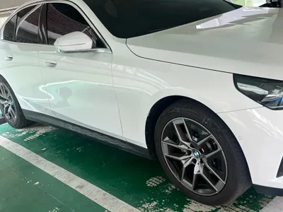 BMW 5-Series · 2025 год