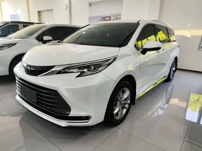 Toyota Sienna · 2024 год