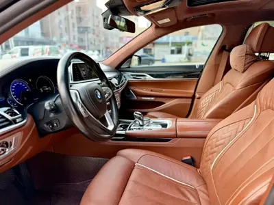 BMW 7 Series 2018, 90000 км, за 228000 CNY