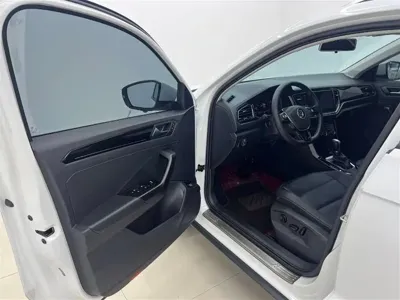 Volkswagen T-Roc 2022, 33000 км, за 118800 CNY - фото 9