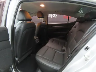 Hyundai Avante 2017, 109725 км, за 7500000 KRW - фото 6