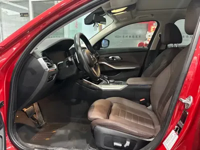 BMW 3 Series 2020, 100000 км, за 109800 CNY