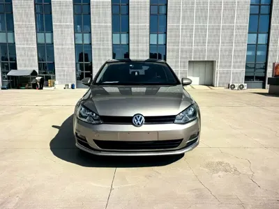 Volkswagen Golf 2014, 140000 км, за 33800 CNY