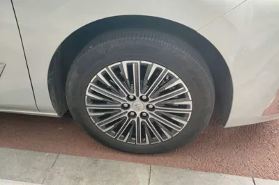 Buick GL8 New Energy 2024, 85800 км, за 230030.85 CNY - фото 8