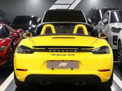 Porsche 718 2024, 11000 км, за 113800000 KRW