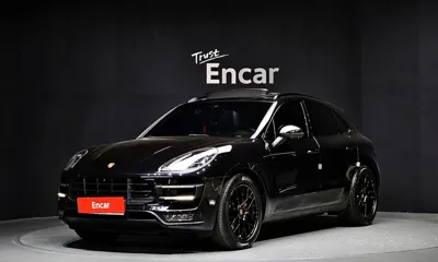 Porsche Macan · 2017 год