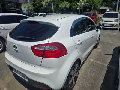 Kia Pride 2014, 122923 км, за 4900000 KRW