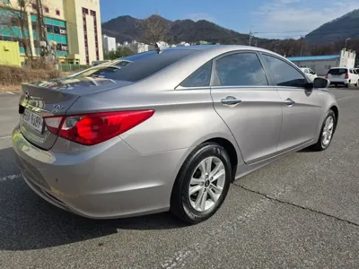 Hyundai Sonata 2010, 143900 км, за 3900000 KRW