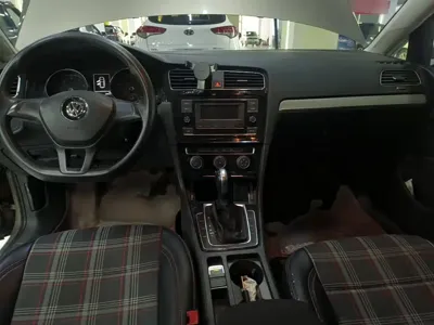 Volkswagen Golf 2019, 71100 км, за 43300 CNY - фото 10