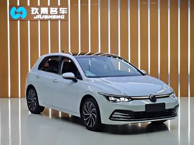 Volkswagen Golf 2021, 31200 км, за 80800 CNY