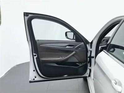 BMW 5 Series New Energy 2021, 77700 км, за 152800 CNY - фото 8