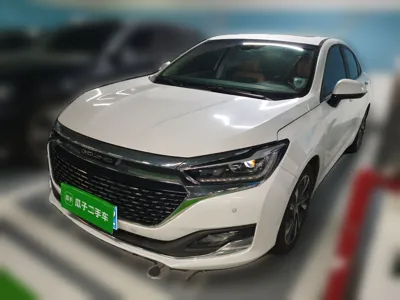 BAIC Beijing U7 2019, 29500 км, за 41848.3 CNY - фото 1
