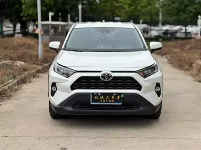 Toyota RAV4 2021, 20000 км, за 90000 CNY