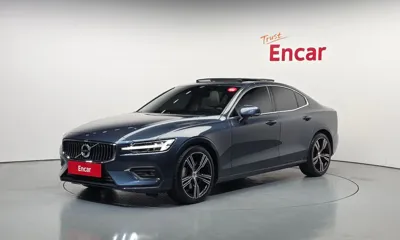 Volvo S60 · 2021 год