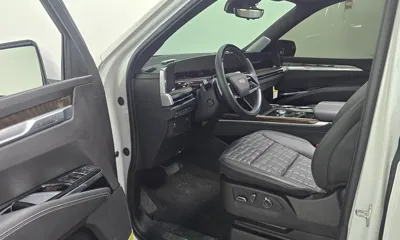 Cadillac Escalade 2025, 11319 км, за 149760000 KRW - фото 9