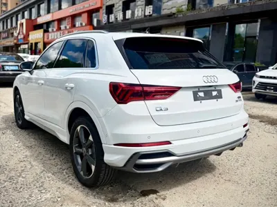 Audi Q3 2023, 18000 км, за 208800 CNY