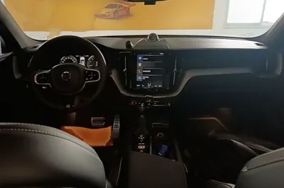 Volvo XC60 2018, 93500 км, за 131200.81 CNY - фото 13