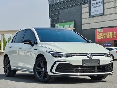 Volkswagen Golf 2024, 16000 км, за 108000 CNY