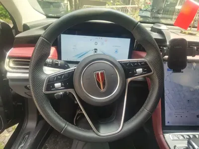 Hongqi Hongqi H5 2024, 29000 км, за 95500 CNY