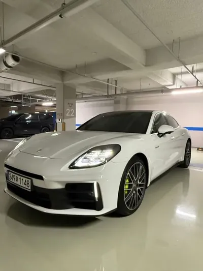Porsche Panamera · 2025 год