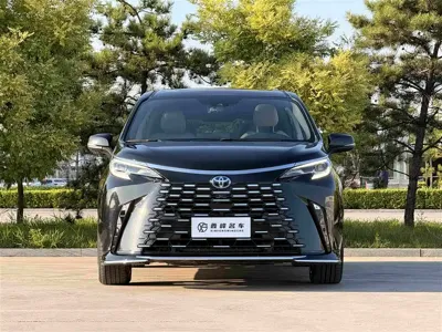 Toyota Granvia 2024, 34000 км, за 233800 CNY