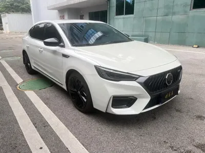 MG MG6 2021, 70000 км, за 37200 CNY