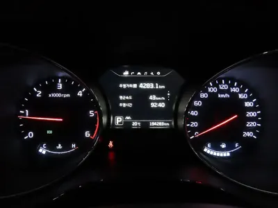 Kia Canival 2017, 194282 км, за 9000000 KRW - фото 9