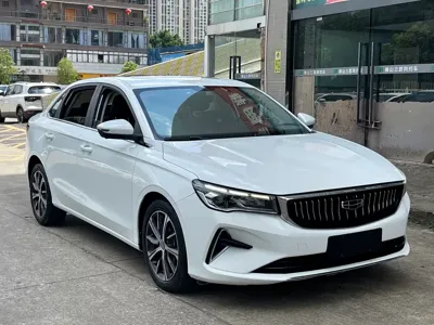 Geely Emgrand 2022, 40000 км, за 34500 CNY