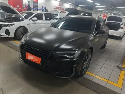 Audi A6L · 2021 год