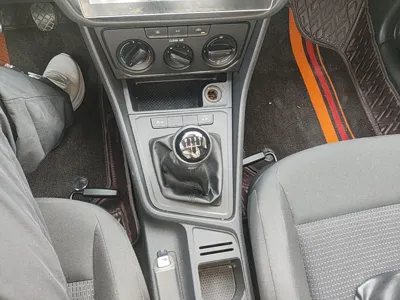 Volkswagen Lavida 2017, 87300 км, за 39811.7 CNY - фото 17