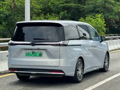 GAC Motor 传祺E8 PHEV 2024, 12000 км, за 139800 CNY - фото 20
