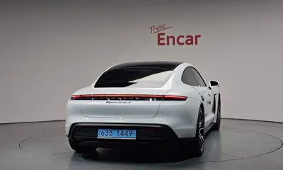 Porsche Taycan 2023, 23011 км, за 105000000 KRW