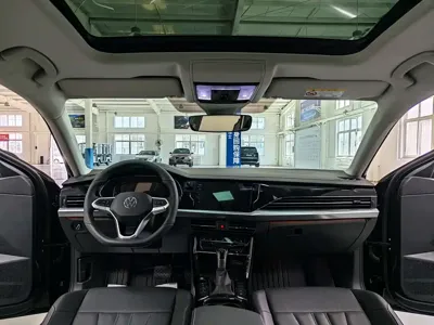 Volkswagen Passat 2025, 21000 км, за 128800 CNY - фото 10
