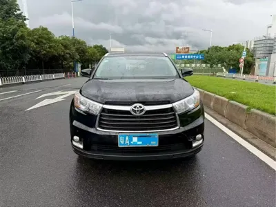 Toyota Highlander 2015, 80000 км, за 78000 CNY
