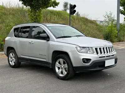 Jeep Compass (Import) 2011, 32000 км, за 25800 CNY