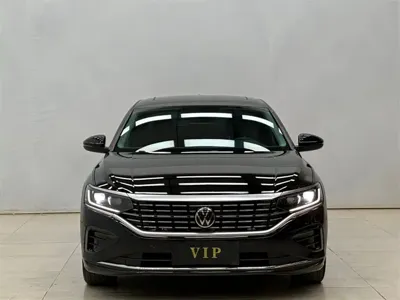 Volkswagen Passat 2023, 50000 км, за 109000 CNY