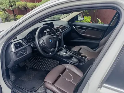 BMW 3 Series 2018, 99000 км, за 66000 CNY