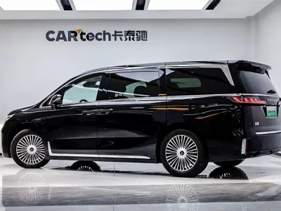 Voyah Dreamer 2025, 5800 км, за 248800 CNY