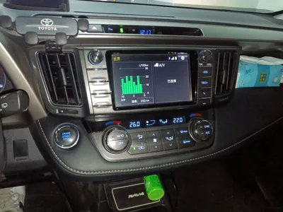 Toyota RAV4 2015, 97900 км, за 66490.76 CNY - фото 10