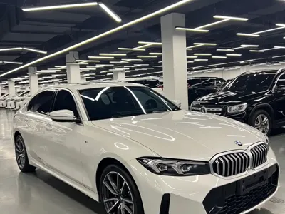 BMW 3 Series 2023, 12700 км, за 239800 CNY