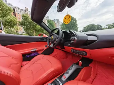Ferrari 488 2018, 33000 км, за 1868000 CNY - фото 11