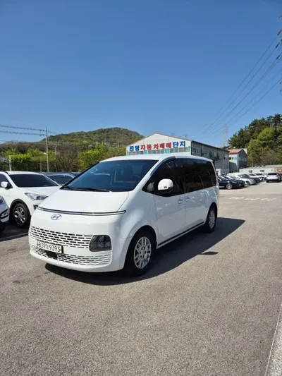 Hyundai Staria · 2023 год