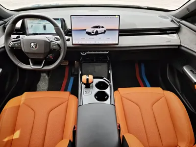 Changan UNI-V 2025, 6000 км, за 98800 CNY - фото 8