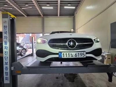 Mercedes-Benz C-Class · 2023 год