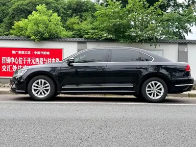 Volkswagen Passat 2016, 110000 км, за 37800 CNY