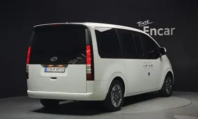 Hyundai Staria 2024, 32364 км, за 31000000 KRW